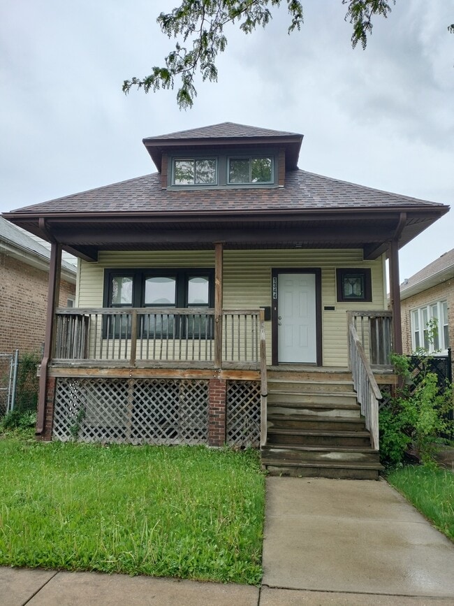Building Photo - 1344 W 98th Pl