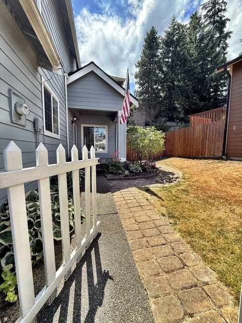 Photo - 1059 NW Gladiola Ct