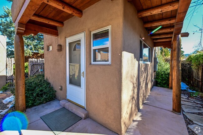 Building Photo - Charming Guest House on Escalante St.