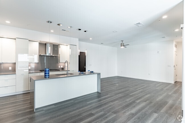 2BR, 2BA - 1700SF (La Lux 2030)