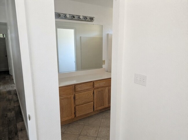 3067 Carey Ln