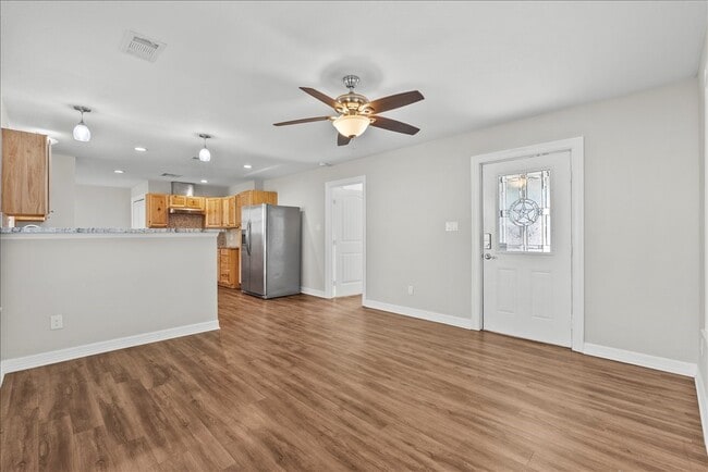 Photo - 120 Illinois Ave