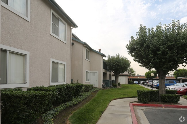 Summerhill Village Apartments