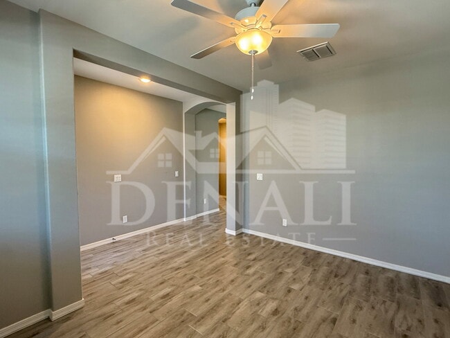 Photo - 15068 W Pierce St
