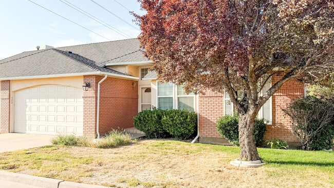 Photo - Beautifully Updated 4 Bed / 2.5 Bath Home