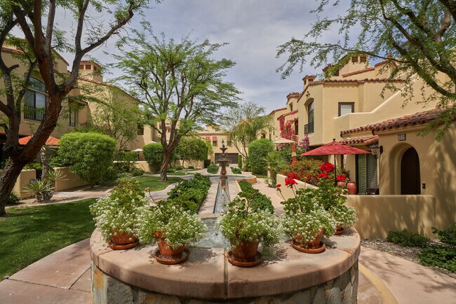 Front Landscape - 201 Villorrio Dr E Condo Unit 201 Villorrio
