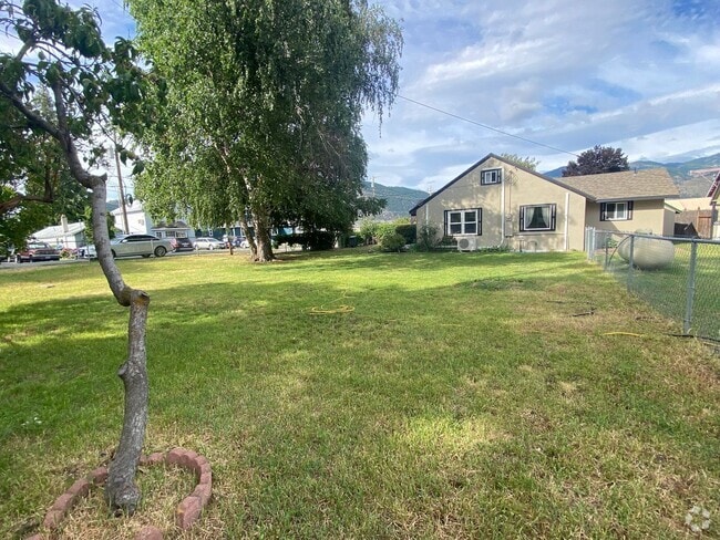 Building Photo - 3-Bedroom Home with Spacious Yard in Manson