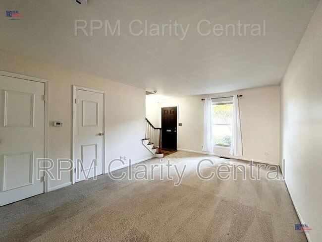 Photo - 996 Chatham Ln