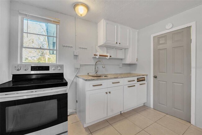 Photo - 552 Fairmount Rd