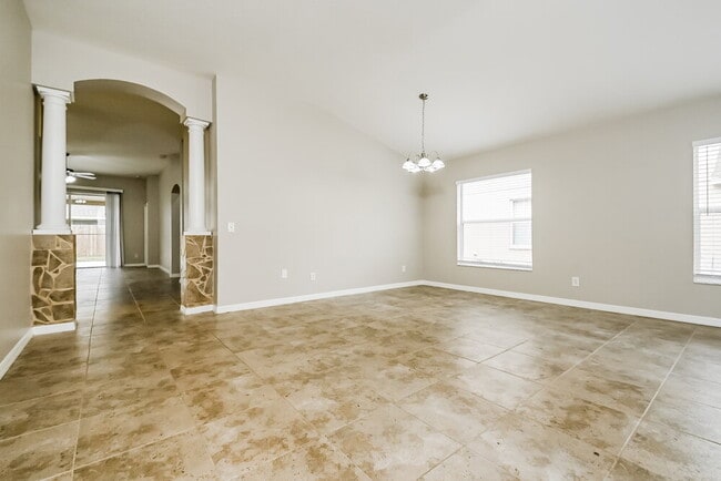 Photo - 4233 Hartford Lake Dr