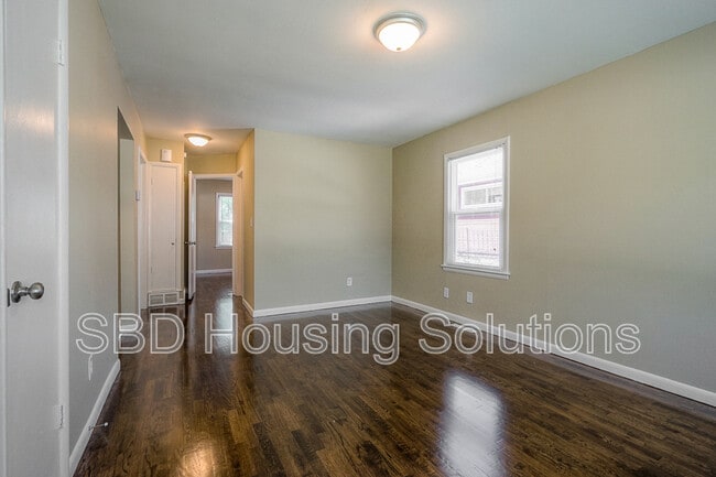 Photo - 711 E Fair St