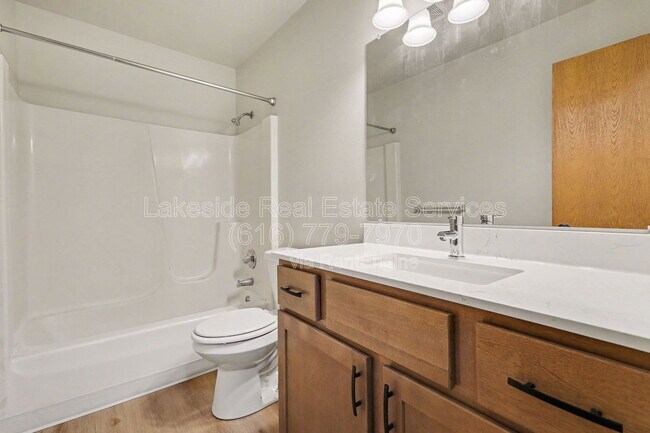 Photo - 1013 36th St SW Unit 4