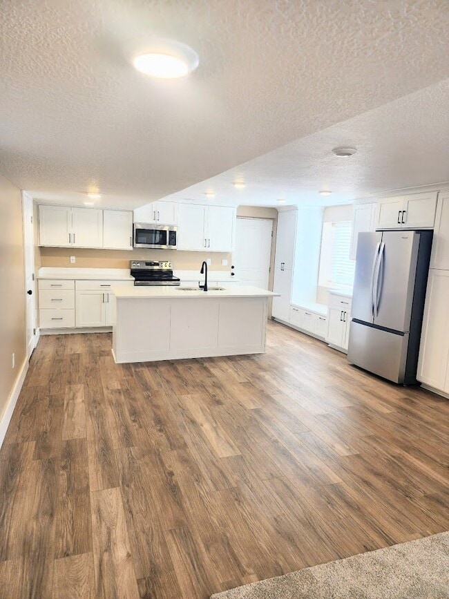 Building Photo - 1624 S 210 W
