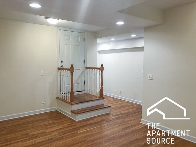 Photo - 3926 N Pine Grove Ave Unit G