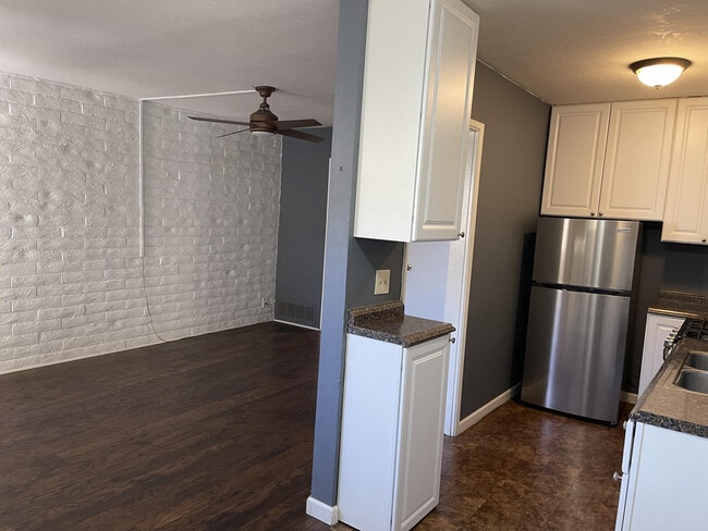 Photo - 5931 Howell Dr