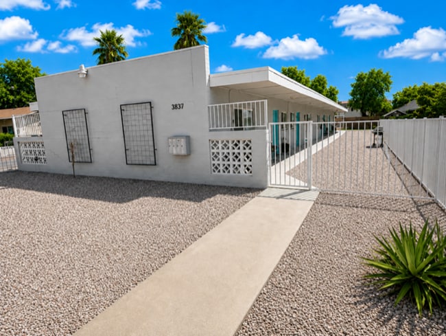 3837 N 4th St Unit 2