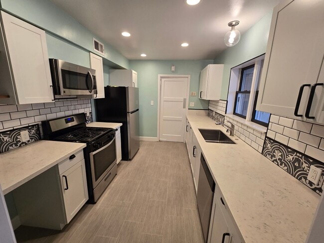 Photo - 1320  Polly&#39;s Trust Colonial Unit 3943