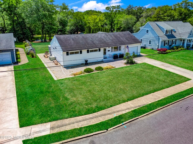 Photo - 1007 Shore Rd