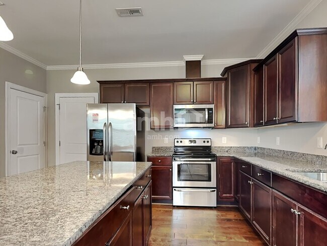 Photo - 1405 Yellow Wood Dr