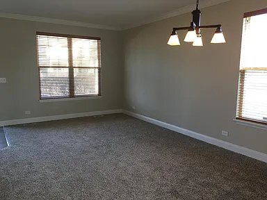 Photo - 1048 MacKenzie Dr