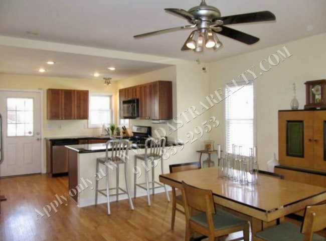 Photo - 4432 Wyoming St