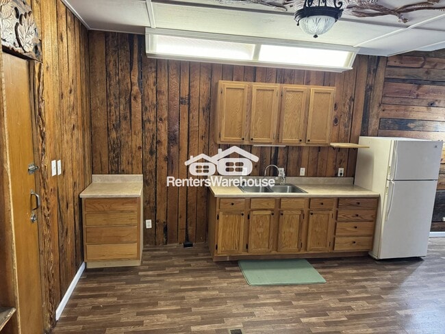 Photo - 227 E Marceau St