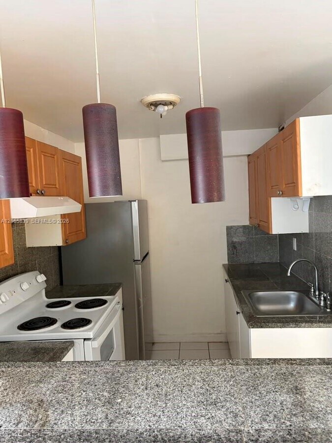 Photo - 2138 SW 6th St Unit 102