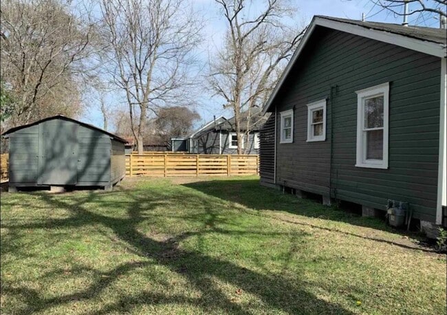 Photo - 1103 W 18th St House