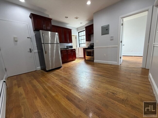 Building Photo - PACIFIC STREET Unit 3F
