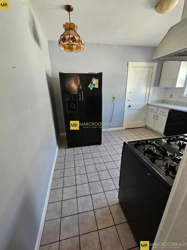 Photo - 16 Priscilla Rd Unit 2