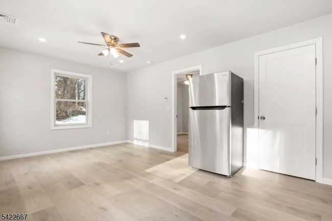 Photo - 7 Mountain Rd