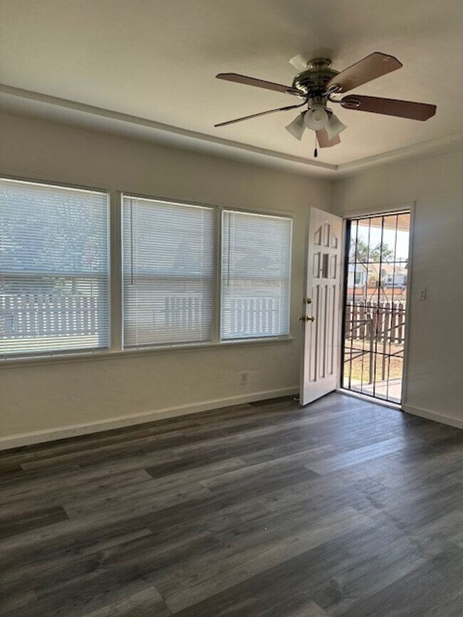 Photo - 501 Linda Vista Dr