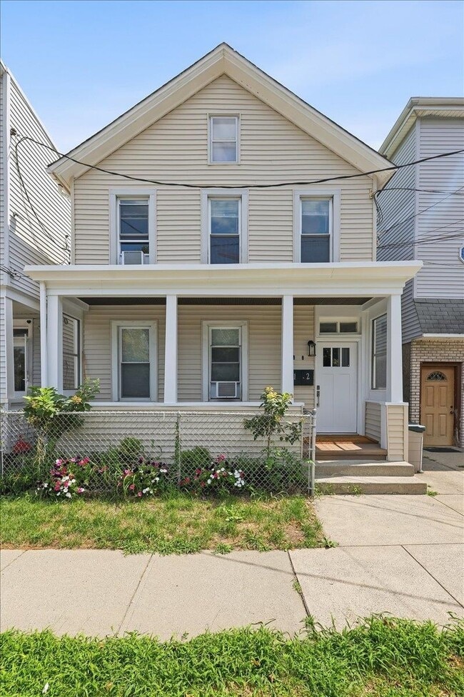 Building Photo - 12 Prospect Ave Unit 2