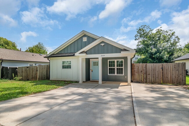 Photo - LIVE CLOSE TO THE ACTION — Modern 3-Bedroom Rental in Charlotte’s Reid Park!