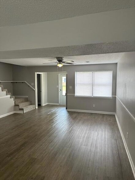 Photo - 661 Village Green Dr