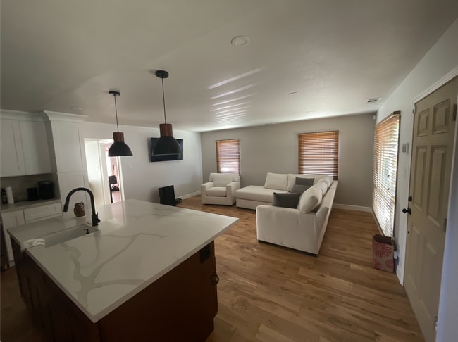 Photo - 720 Oakwood Ave