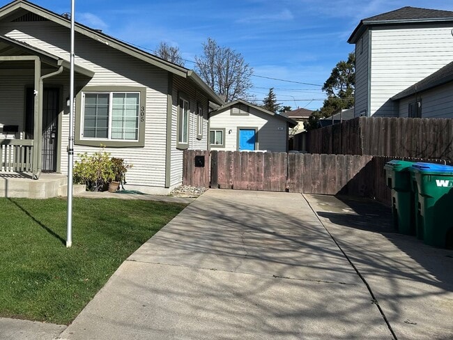 Photo - Beautiful 2 bedroom/2 bathroom Available soon!