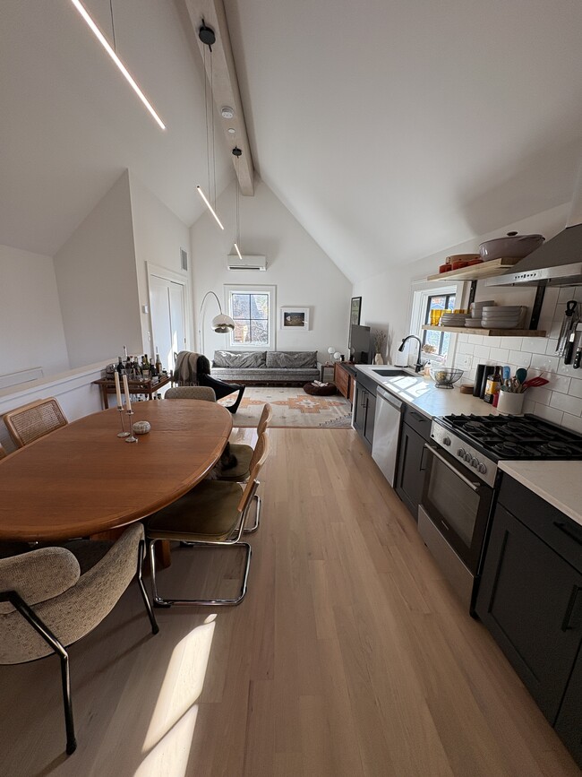 Photo - 1265 Hamlin St NE