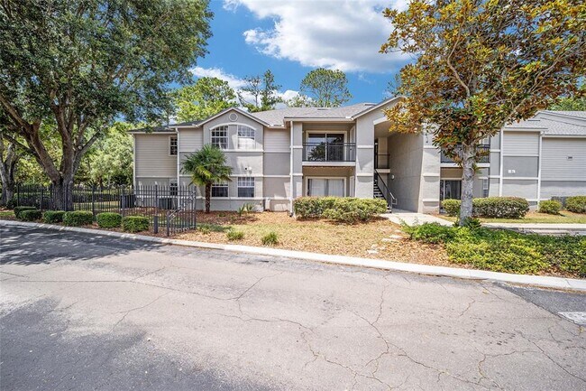 3705 SW 27th St Unit 221