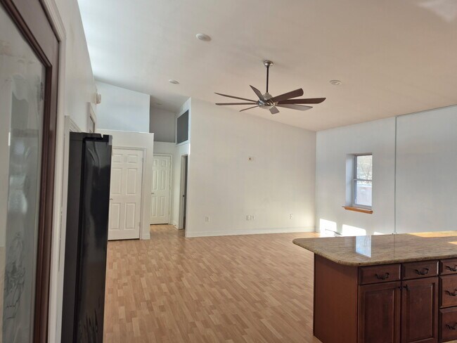 Photo - 807 Sarah St Unit E