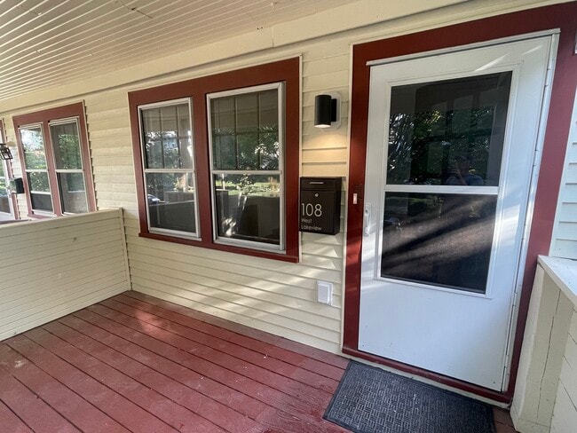 108 W Lakeview Ave Unidad 108 W. Lakeview Ave.