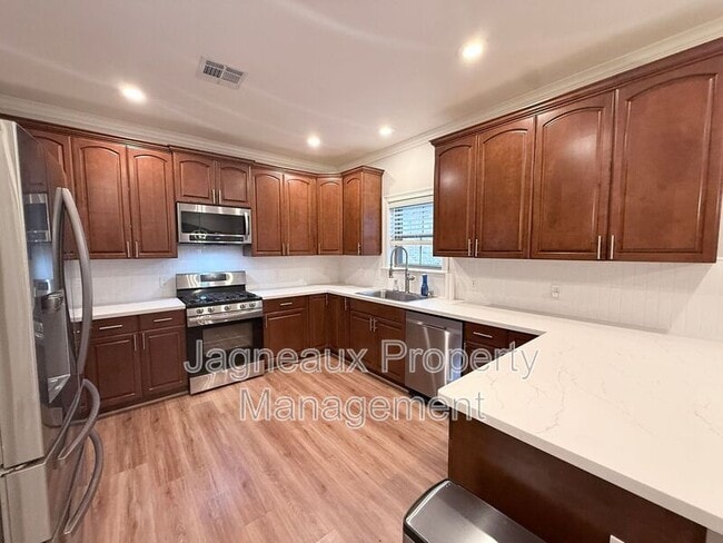Photo - 2137 La Cache Dr