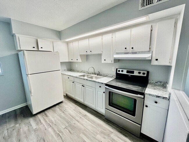 Photo - 927 N Iowa Ave Unit 927 N. Iowa C - 23