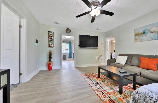 Living Room - 2870 Ernest St