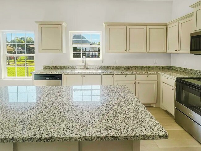 Photo - Bright & Stylish 3-Bed, 2-Bath Duplex in L...