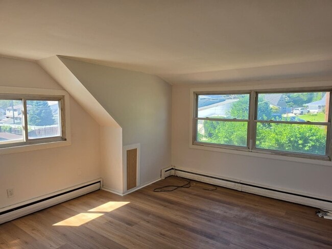 37 Highland Park Pl