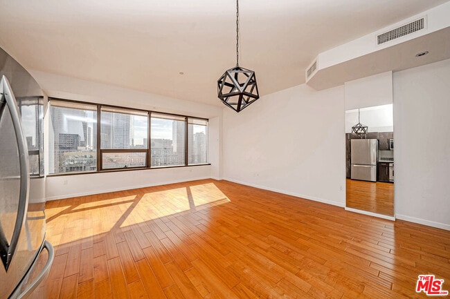 Photo - 1100 Wilshire Blvd Unit 2108
