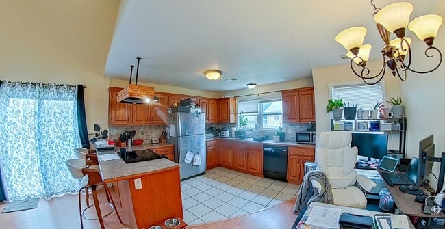 Building Photo - 3D Tour Available - Gorgeous West Side Town Home with 2 Car Garage + Vaulted ceilings! Available ...