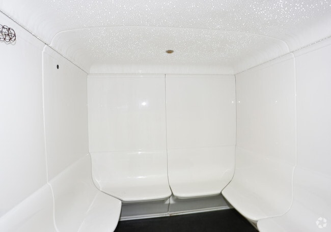 Coed Steam room - Reveal Heathrow