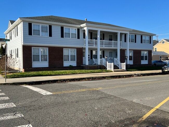 Photo - 1600 Asbury Ave Unit C